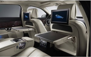 rear_ent_jaguar_xj