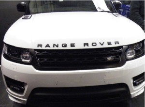Black Pack перед Range Rover Sport